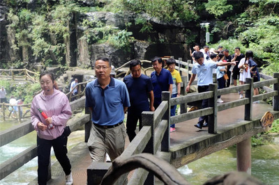 交流學習、共話發展--高平市神農鎮考察團來太行山大峽谷考察學習